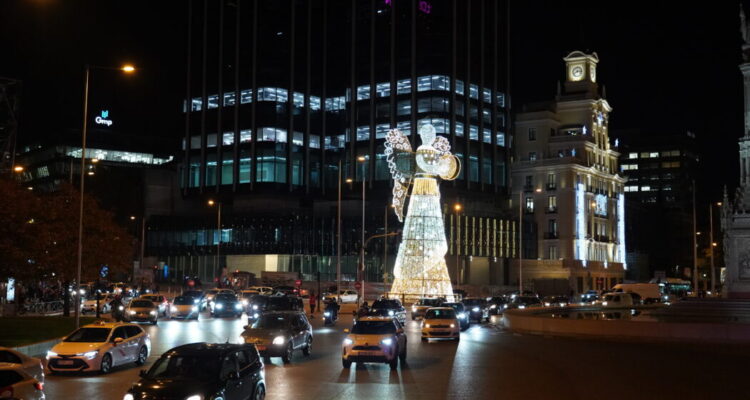 Ángel de Luz en la Plaza de Colón