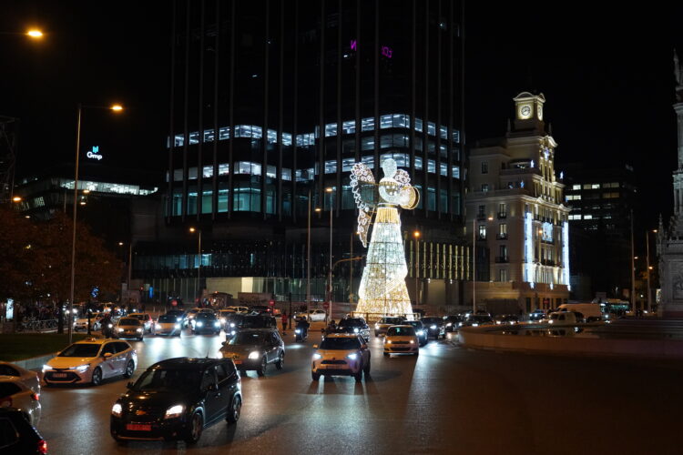 Ángel de Luz en la Plaza de Colón