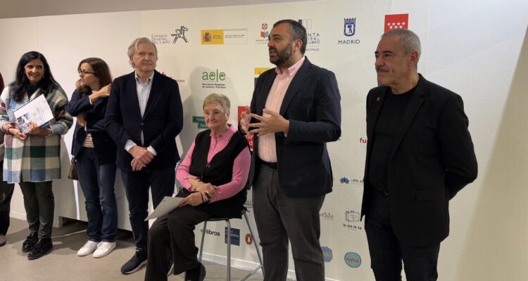 Segura en la inauguración de la 48ª edición del Salón del Libro Infantil y Juvenil de Madrid