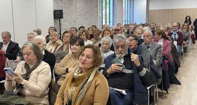 Acto de homenaje a las personas voluntarias de los centros de mayores de Chamberí