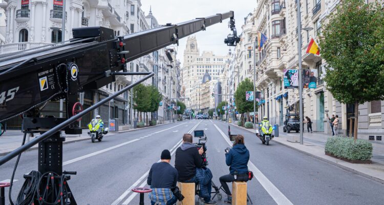 Equipo de rodaje de una película en Gran Vía