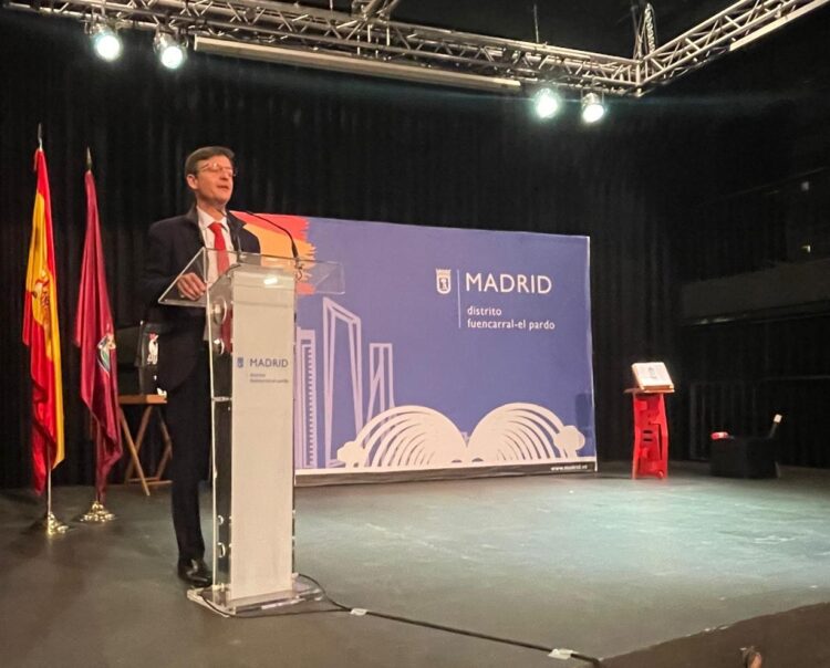 El concejal de Fuencarral-El Pardo, José Antonio Martínez Páramo, inaugurando el acto