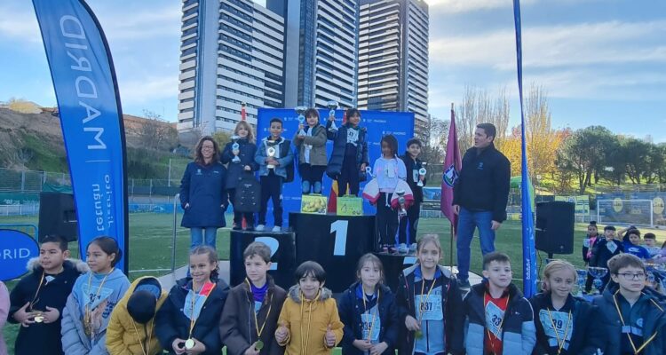 Algunos ganadores del Cross Escolar de la Constitución de Tetuán