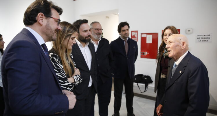 Visita de hoy a la exposición 'Cien años de historia del club'