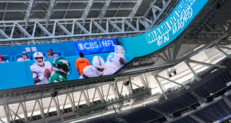 Momento de la presentación celebrada esta mañana en el Bernabéu en la que se anunció que Madrid acogerá un partido de la NFL en 2025