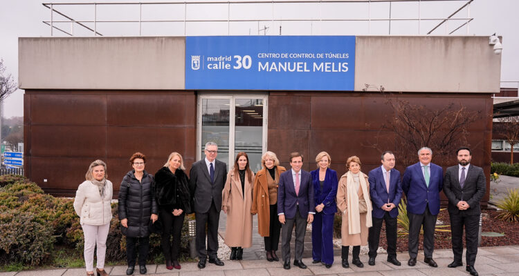 Almeida, Ruiz Gallardón, García Romero y Niño en el homenaje a Manuel Melis