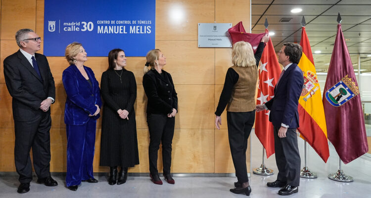 Almeida, Ruiz Gallardón, García Romero y Niño en el homenaje a Manuel Melis