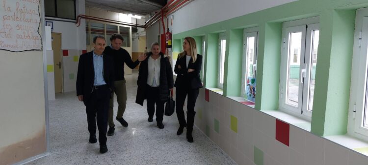 Nadia Álvarez, concejala de Ciudad Lineal, ha visitado hoy el CEIP San Juan Bosco