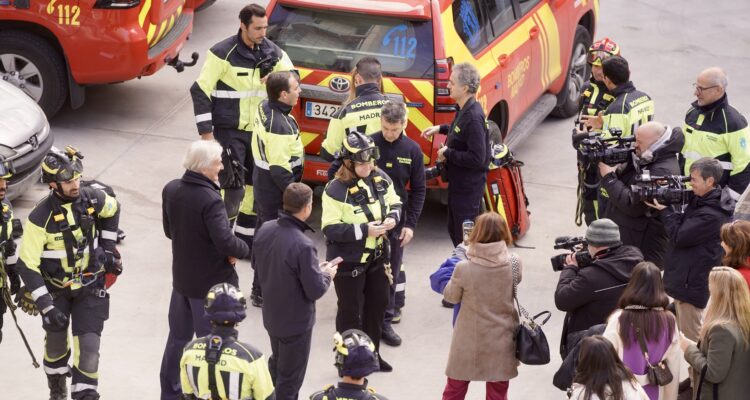 La vicealcaldesa y delegada de Seguridad y Emergencias, Inma Sanz, durante su visita al Parque 5º de Bomberos de Madrid para hacer balance de la actividad de este cuerpo municipal a lo largo de 2024