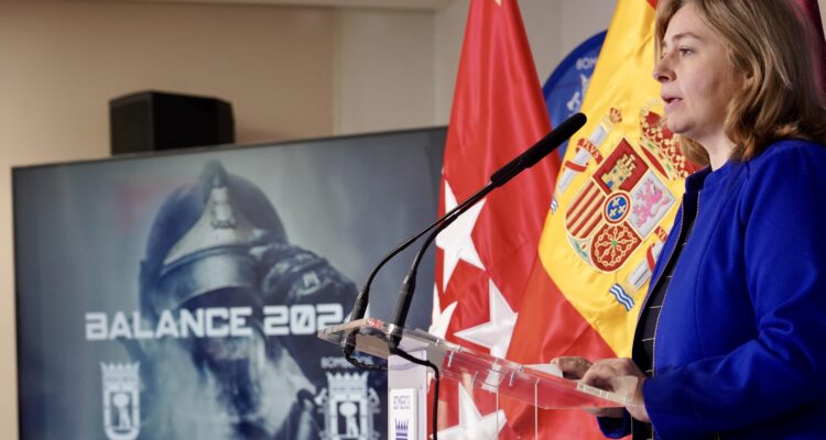 La vicealcaldesa y delegada de Seguridad y Emergencias, Inma Sanz, durante su visita al Parque 5º de Bomberos de Madrid para hacer balance de la actividad de este cuerpo municipal a lo largo de 2024
