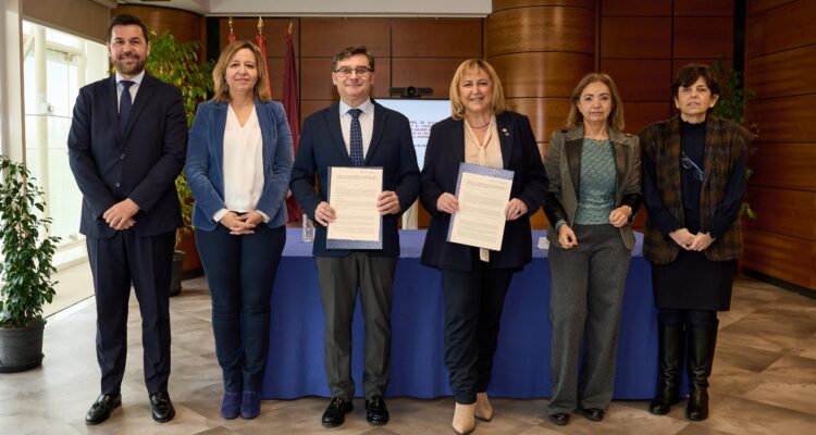 Firma del protocolo general de actuación entre el Ayuntamiento de Madrid y el Colegio Profesional de Administradores de Fincas de Madrid (CAF Madrid)
