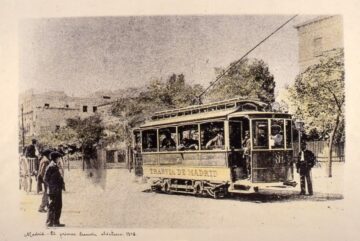 Imagen de archivo del primer tranvía eléctrico en Madrid (1892)