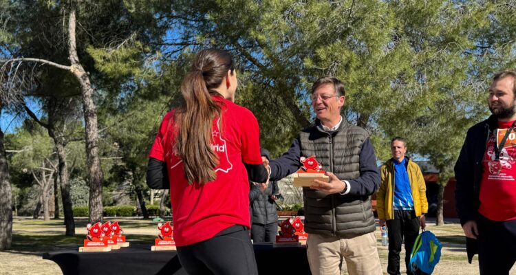Martínez Páramo entrega los premios de la VII Carrera por la Hemofilia