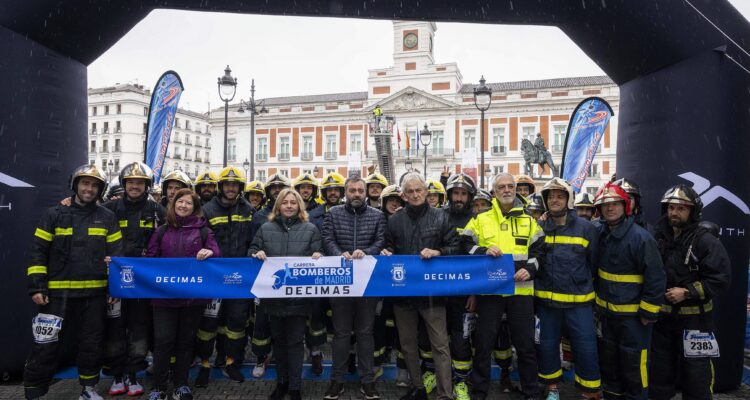 Sanz en la salida y entrega de premios de la XIII Carrera de Bomberos de Madrid