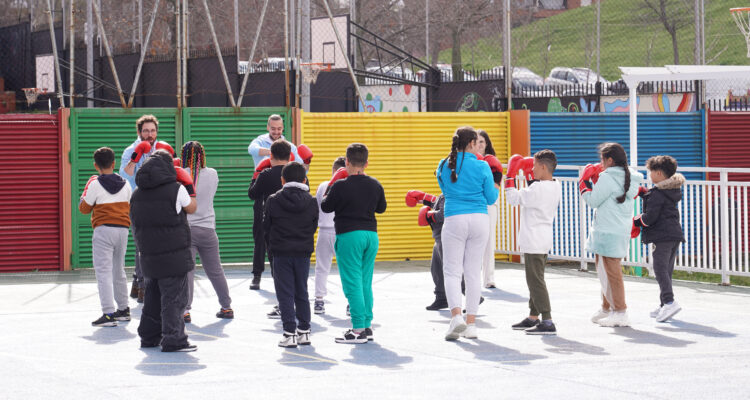 Actividades del proyecto ‘La Tribu del 12’, que previene la captación de menores por bandas juveniles violentas en Puente de Vallecas