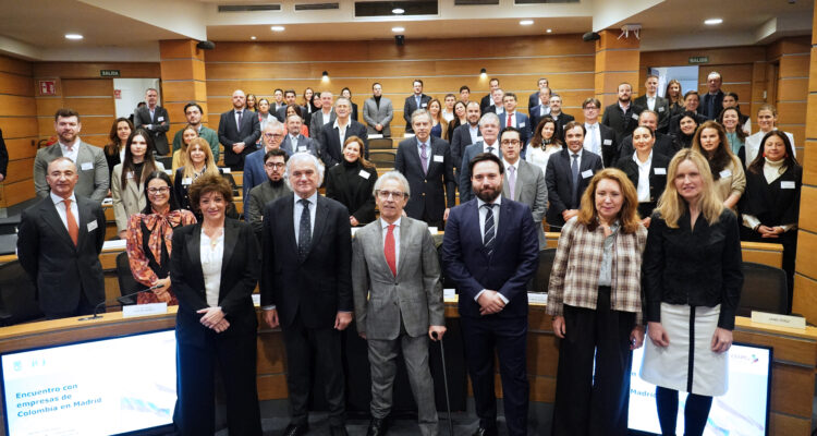 El delegado de Innovación y Emprendimiento, Ángel Niño, en un encuentro con empresas e inversores de Colombia en Madrid organizado por la Confederación Empresarial de Madrid-CEOE (CEIM).