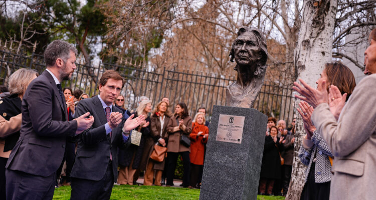 Acto de homenaje a Ana María Vidal-Abarca