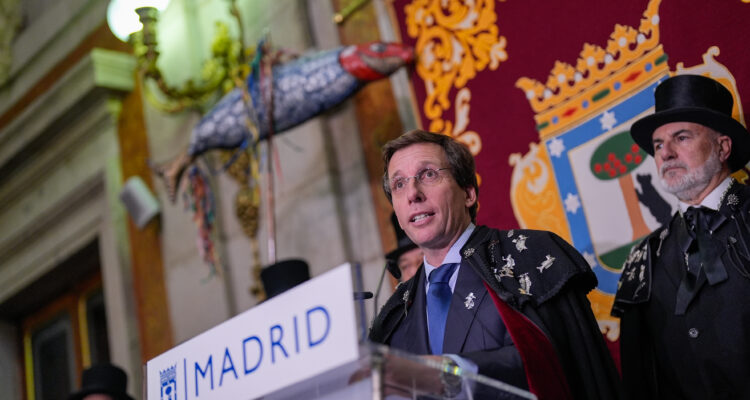 Recepción a la Alegre Cofradía del Entierro de la Sardina y la Peña del Boquerón