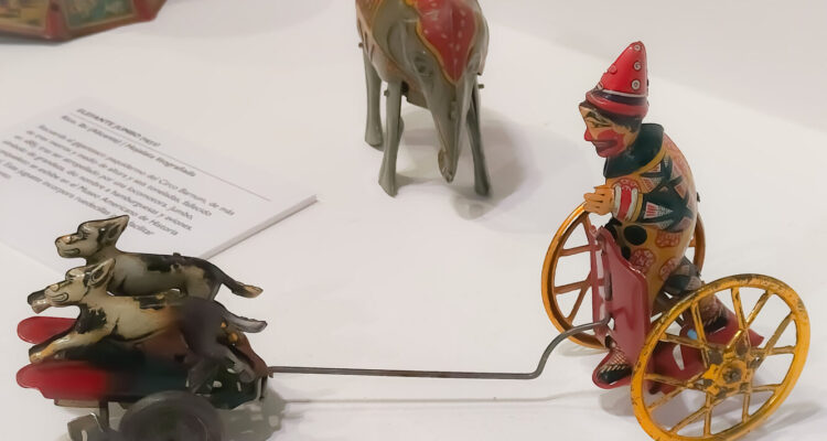 Exposición 'Del juguete al cielo'