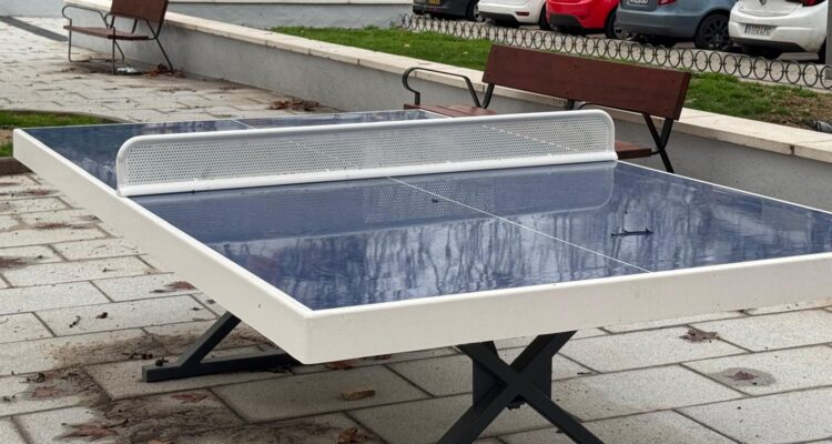 Nueva mesa de ping-pong de la plaza del Doctor Barraquer