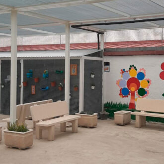 Patio del Centro de Reducción del Daño y prevención de sobredosis en la Cañada Real
