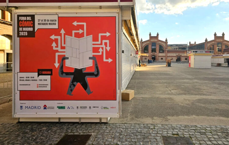 El cartel de primera Feria del Cómic de Madrid sobre una caseta en el patio de Matadero Madrid
