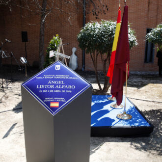 Monolito con placa homenaje a Ángel Lietor Alfaro