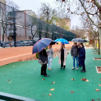 La concejala de Ciudad Lineal en la visita de las obras realizadas en el CEPA del distrito