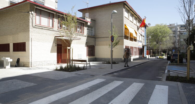 Visita al entorno del CEIP Hermanos Pinzón y del Centro Municipal de Mayores Campamento
