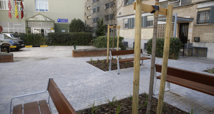 Visita al entorno del CEIP Hermanos Pinzón y del Centro Municipal de Mayores Campamento