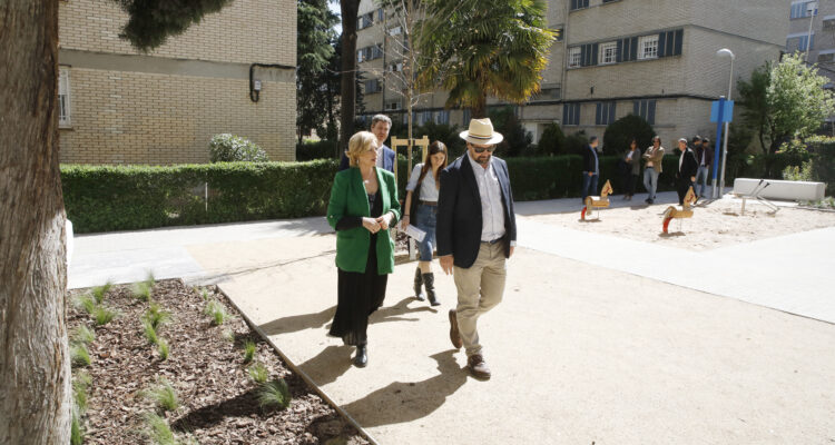 Visita al entorno del CEIP Hermanos Pinzón y del Centro Municipal de Mayores Campamento