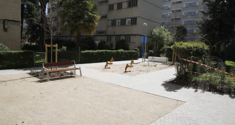 Visita al entorno del CEIP Hermanos Pinzón y del Centro Municipal de Mayores Campamento