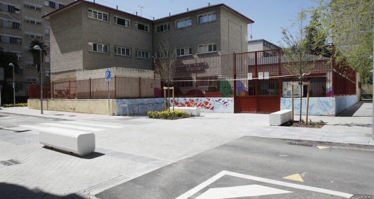 Visita al entorno del CEIP Hermanos Pinzón y del Centro Municipal de Mayores Campamento