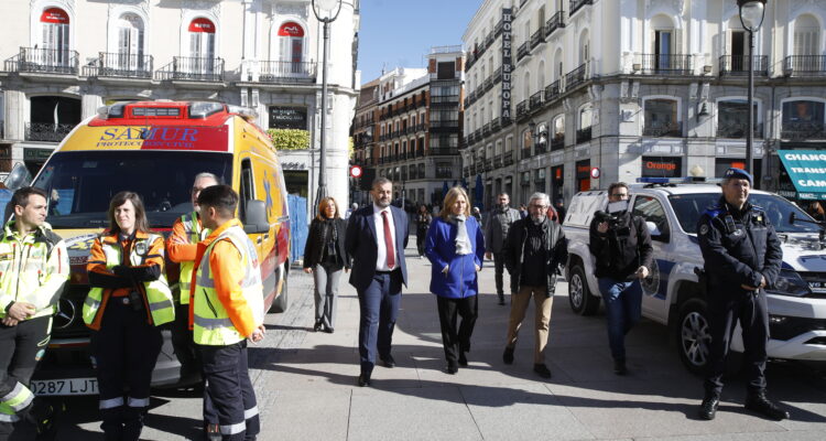 Sanz y Segura en la visita al dispositivo de Seguridad y Emergencias de Semana Santa