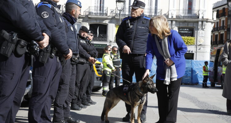 Sanz y Segura en la visita al dispositivo de Seguridad y Emergencias de Semana Santa
