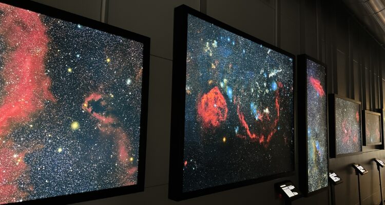 cuadro que refleja el cosmos