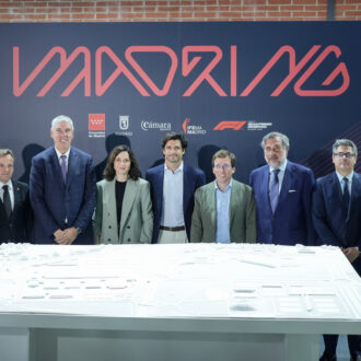 Almeida en la presentación de MADRING, el circuito que acogerá el GP de España de Fórmula 1