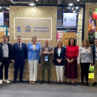 Hidalgo, en diferentes momentos de su visita al Salón Gourmets de IFEMA Madrid, este martes