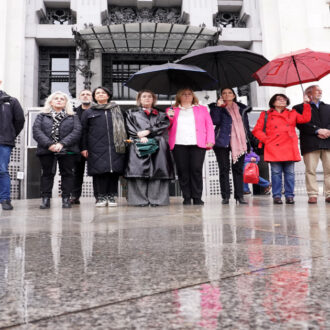 Sanz preside el minuto de silencio por los bomberos fallecidos en Alcorcón