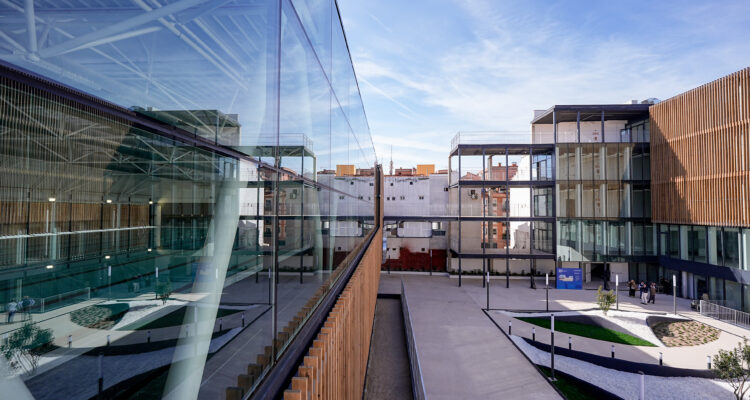 Centro multifuncional de la calle de Fúcar