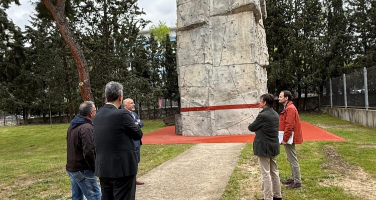 Vistas del nuevo rocódromo del CDM La Masó