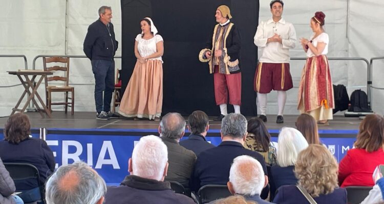 Primera jornada en la carpa de actividades de la Feria del Libro de Fuencarral-El Pardo
