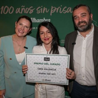 Carlos Segura con la ganadora del XII Festival Calle de Lavapiés