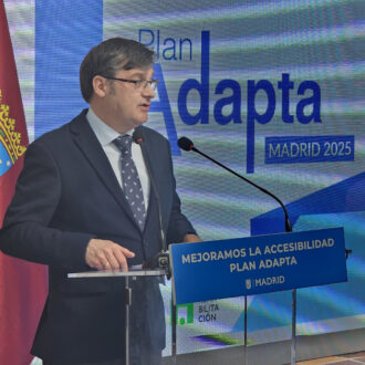 El delegado de Políticas de Vivienda, Álvaro González, en la presentación de la sexta convocatoria del Plan Adapta Madrid 2025