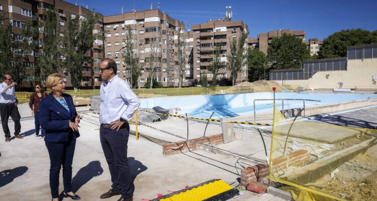 García Romero en la remodelación de la piscina municipal del CDM Peñuelas