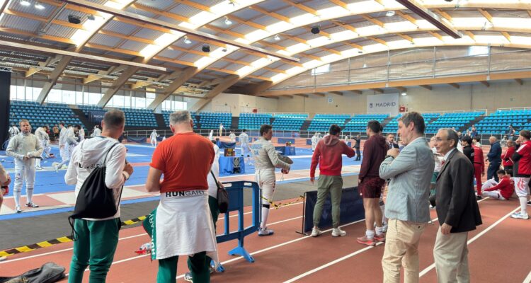 El concejal de Latina, Alberto González, en la 42ª Copa del Mundo de Sable Masculino
