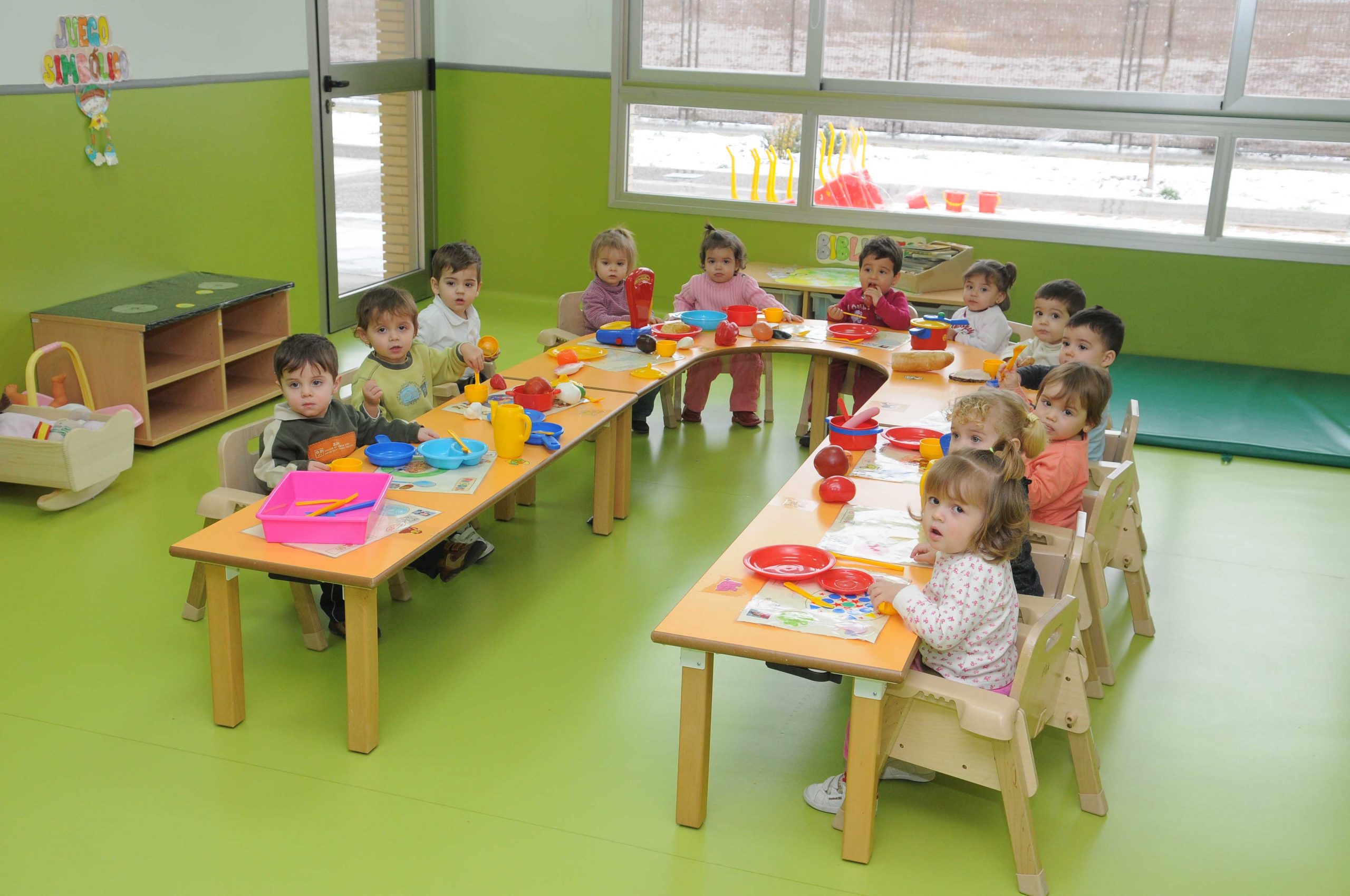 Imagen de archivo de alumnado de una escuela infantil madrileña en su hora de la comida