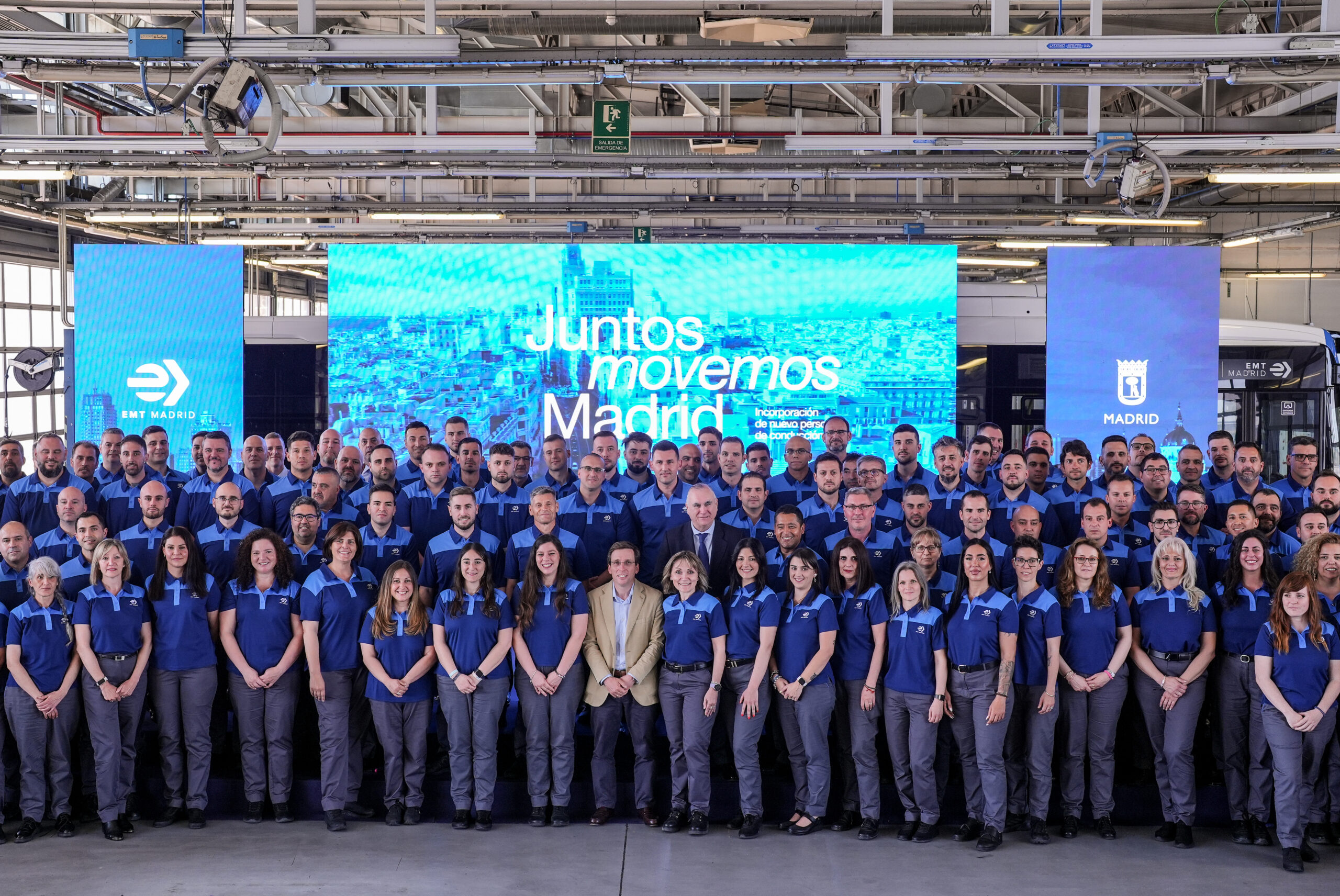 Entrega de diplomas a los 121 nuevos conductores de EMT Madrid