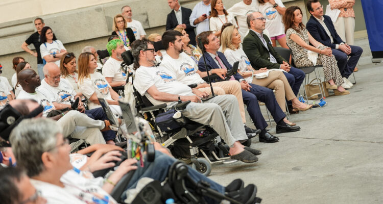 Recepción de los Corredores Solidarios en Cibeles