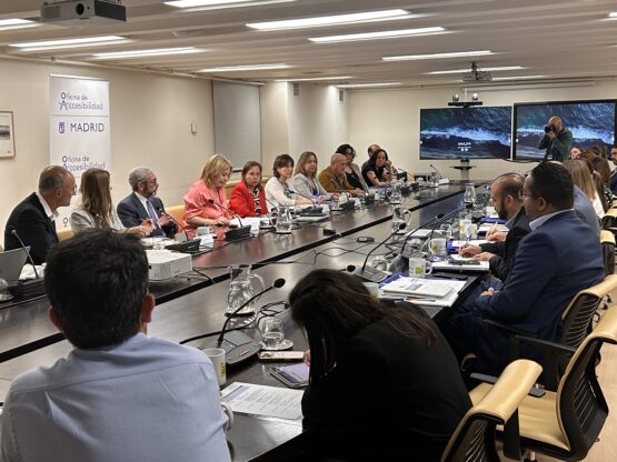 Participantes de la jornada en la sesión de trabajo